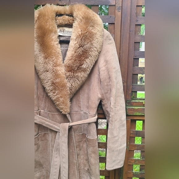 Penny Lane Suede Jacket - Picture 5 of 11